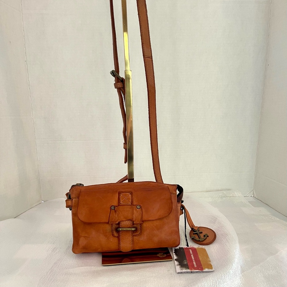 Harbour 2nd Luna Crossbody Bag - Cognac
Distressed leather New w Tags